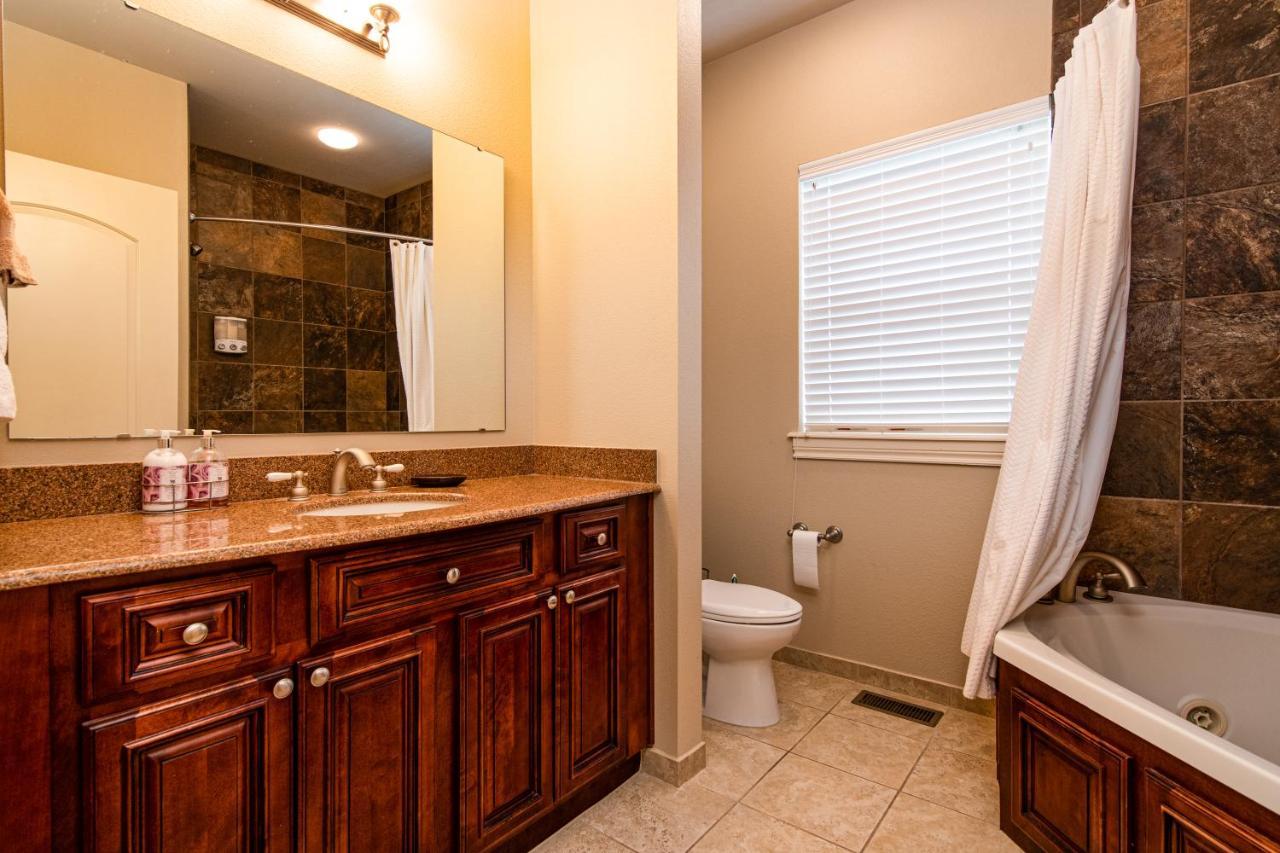 Two Bedroom Villa In The Heart Of Branson! Eksteriør bilde